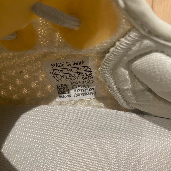 YEEZY BOOST V2 LIGHT - Picture 4 of 6